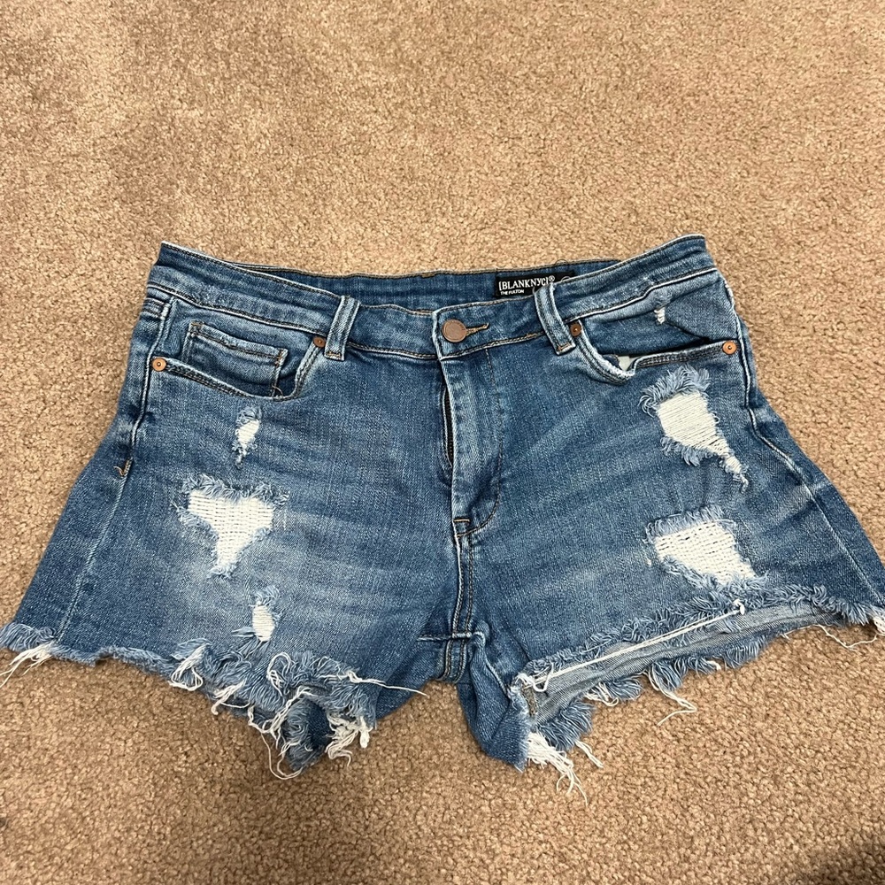 Destroyed hem Jean shorts